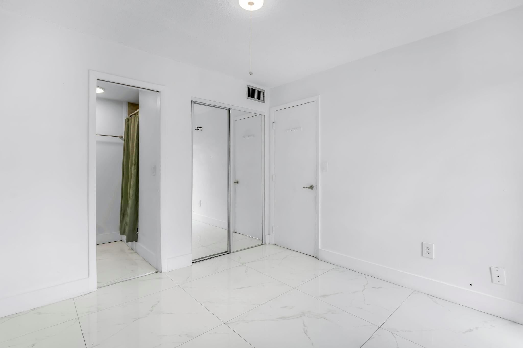 4805 NW 7th St 105-15