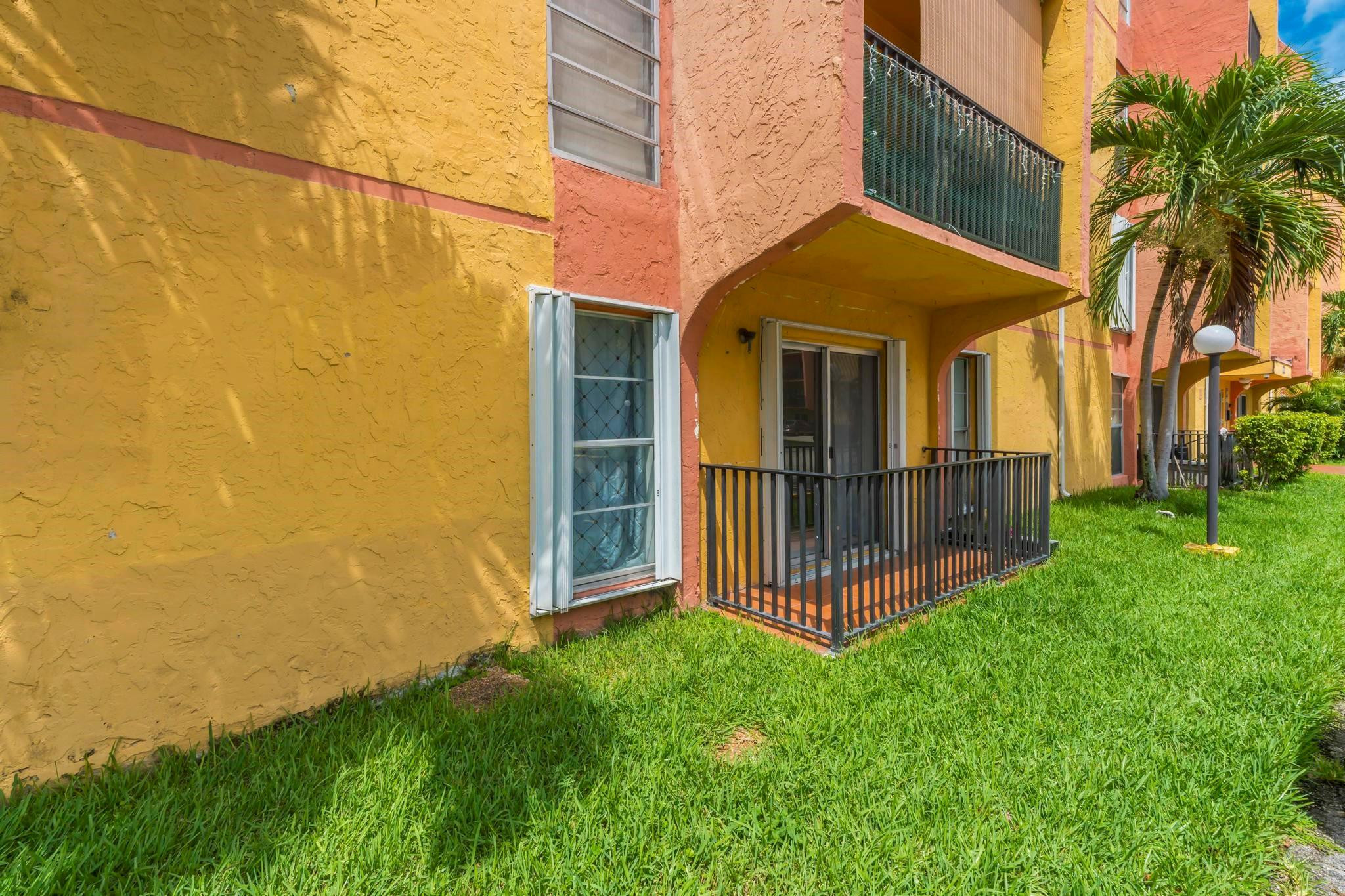 4805 NW 7th St 105-15