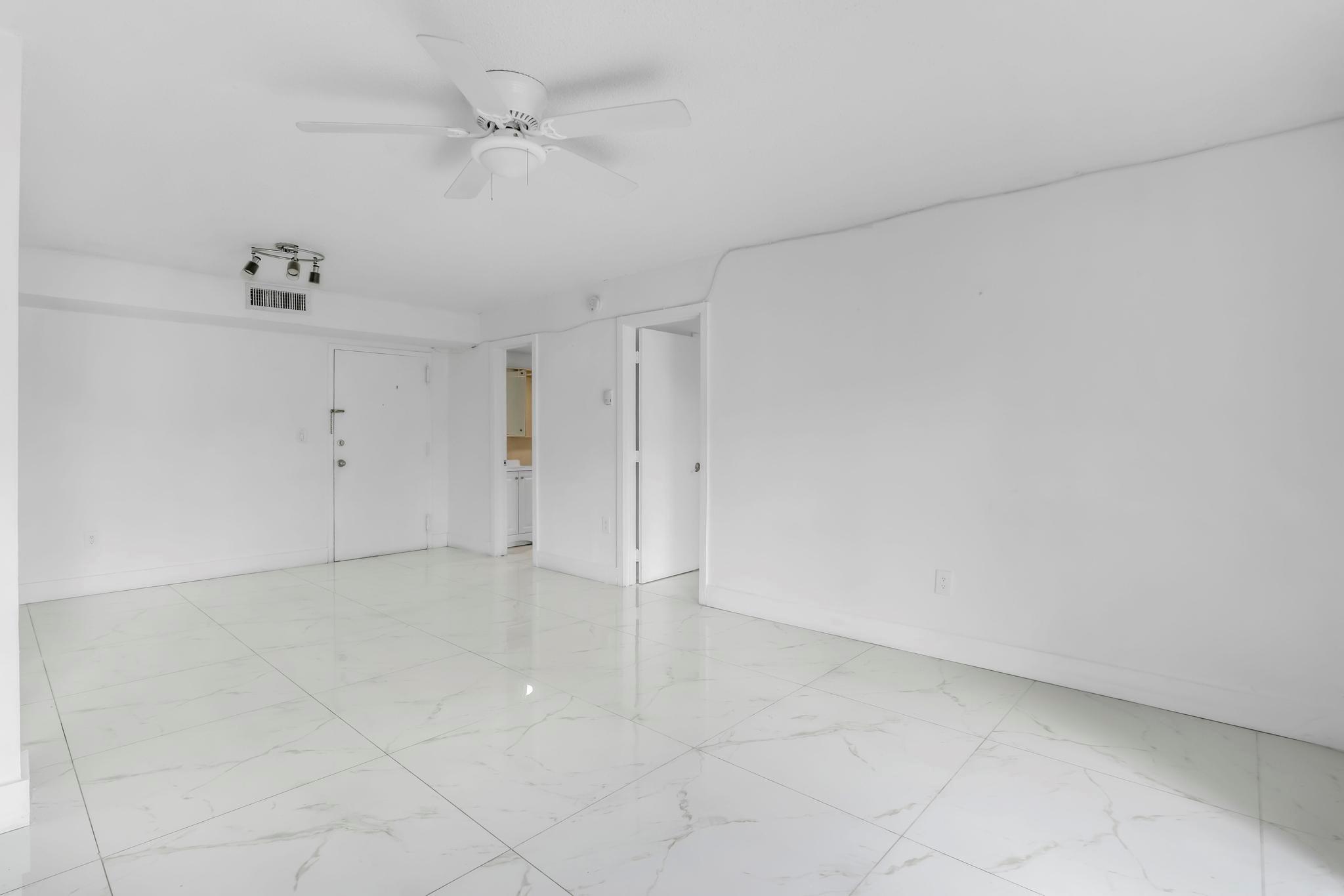 4805 NW 7th St 105-15