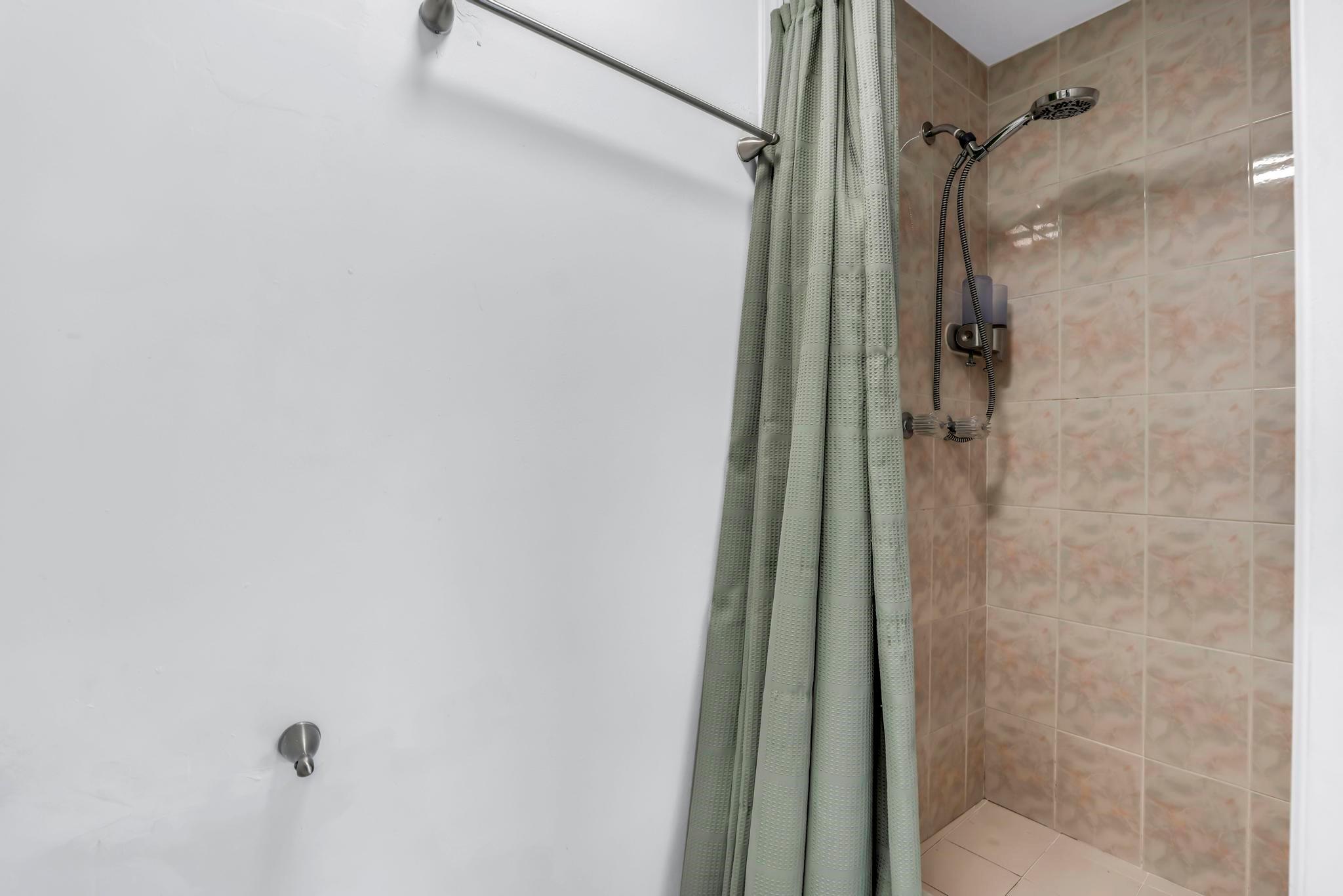 4805 NW 7th St 105-15