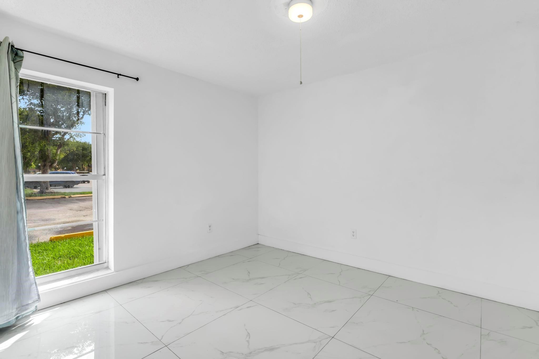 4805 NW 7th St 105-15
