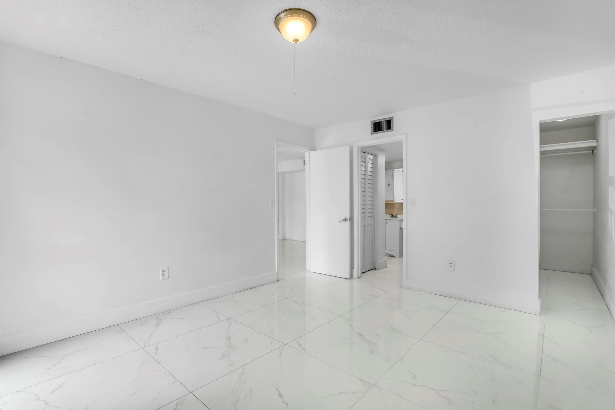 4805 NW 7th St 105-15