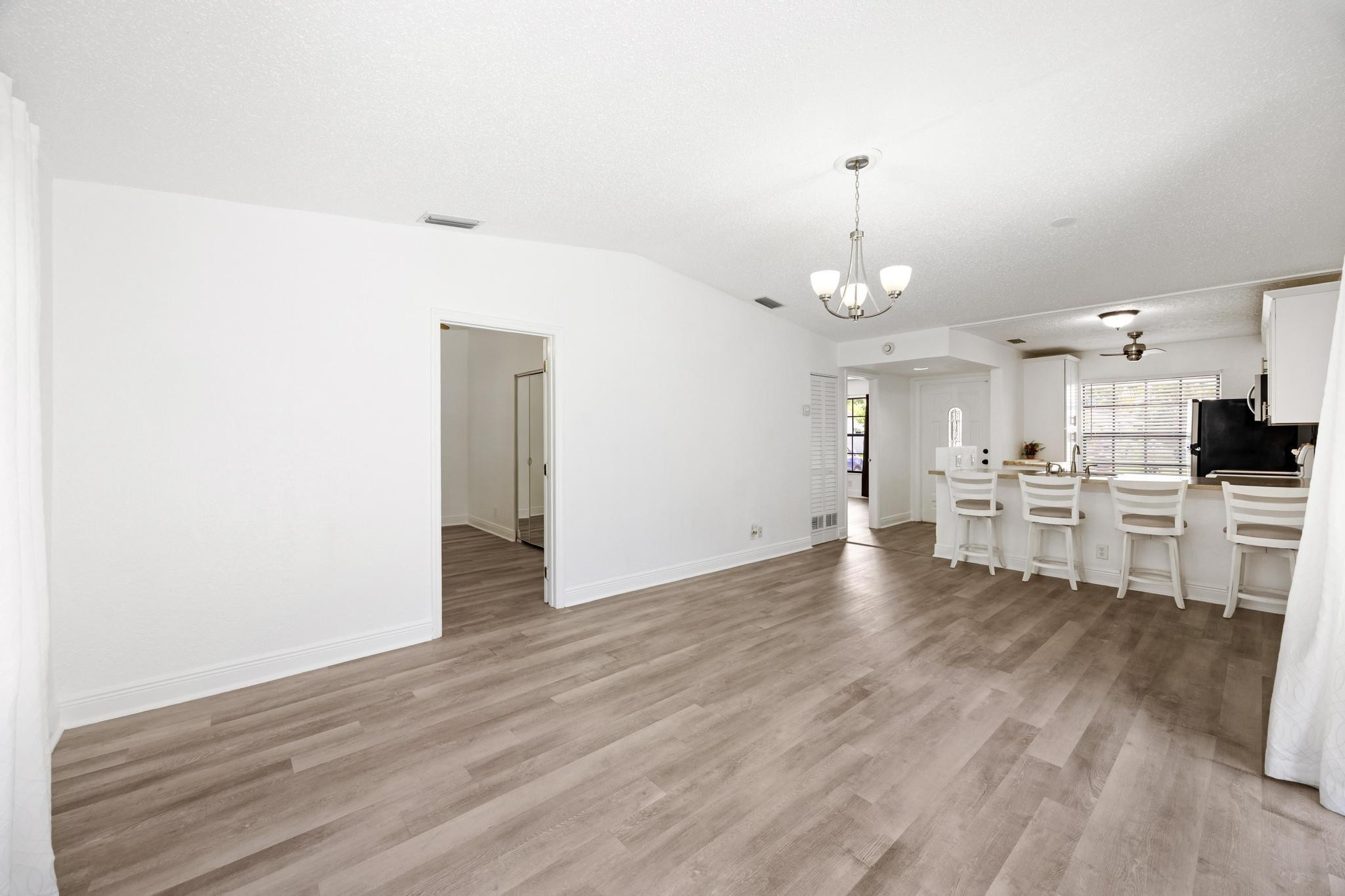 5442 S Lakewood Cir F