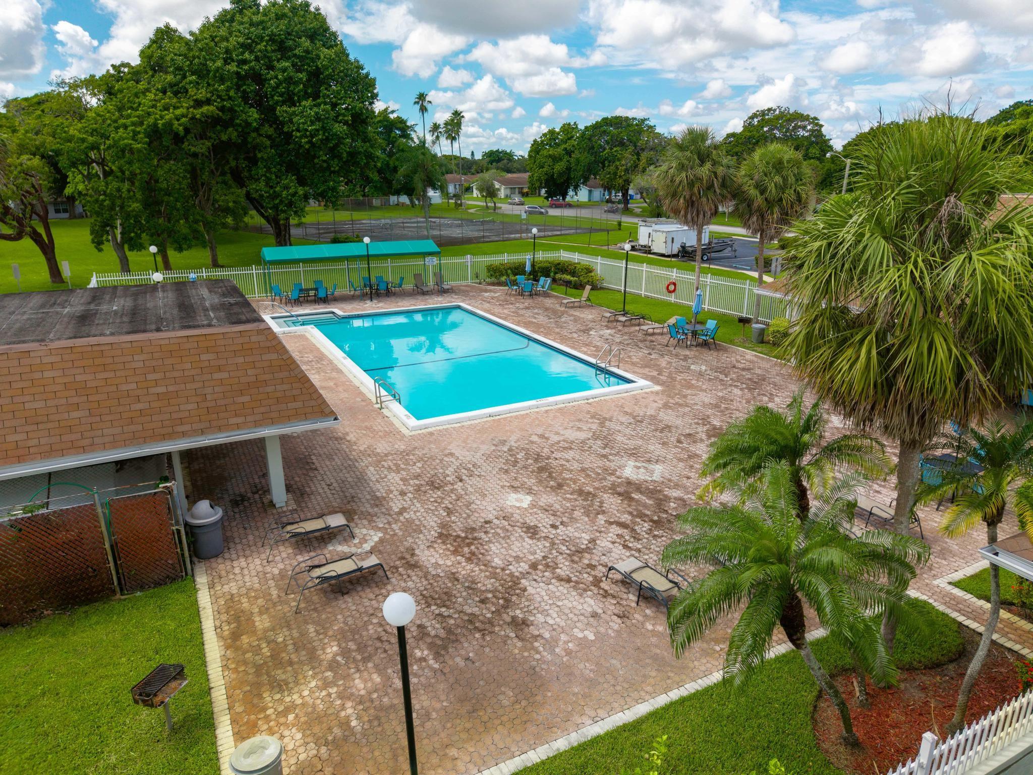 5442 S Lakewood Cir F