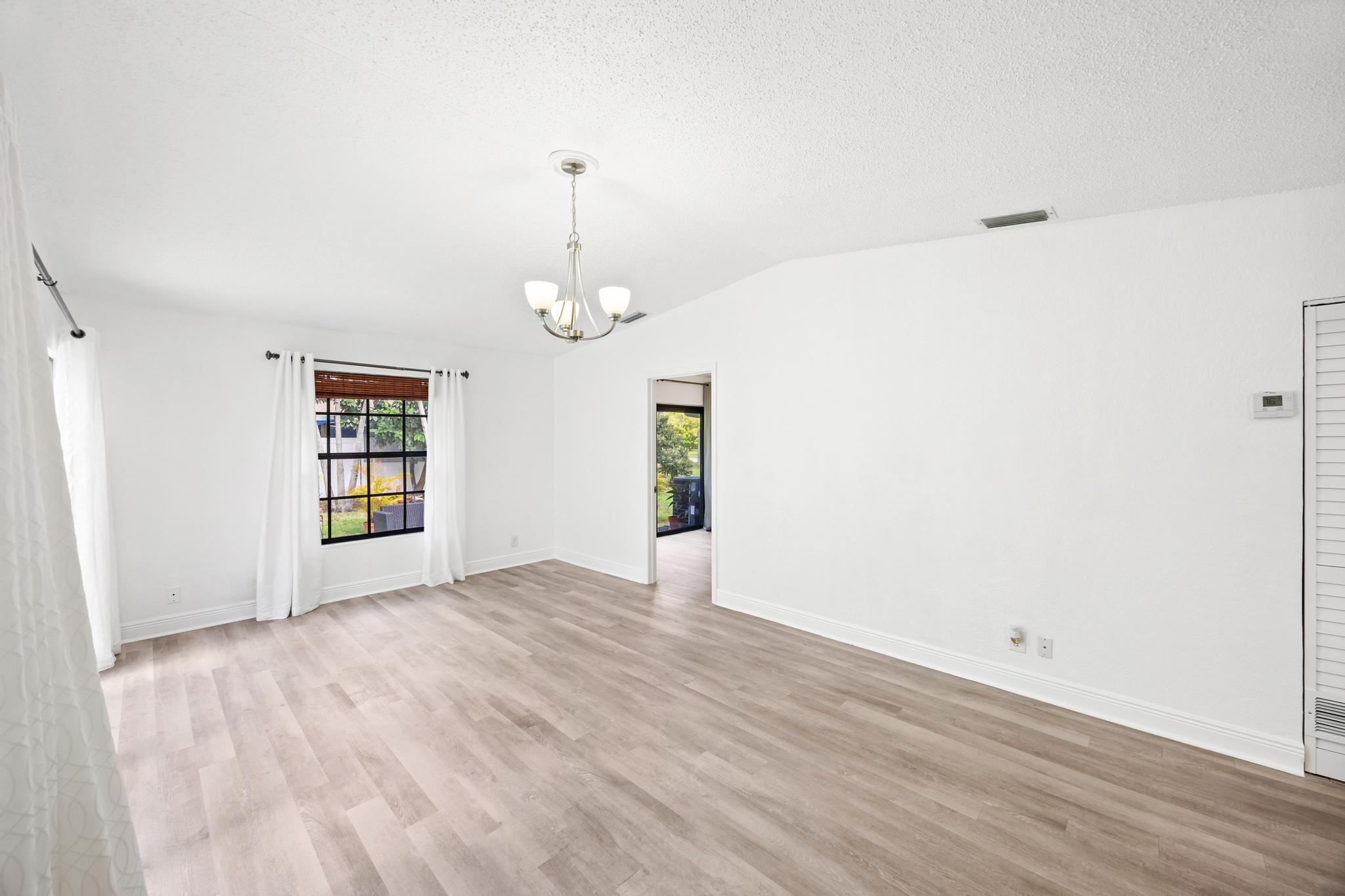 5442 S Lakewood Cir F