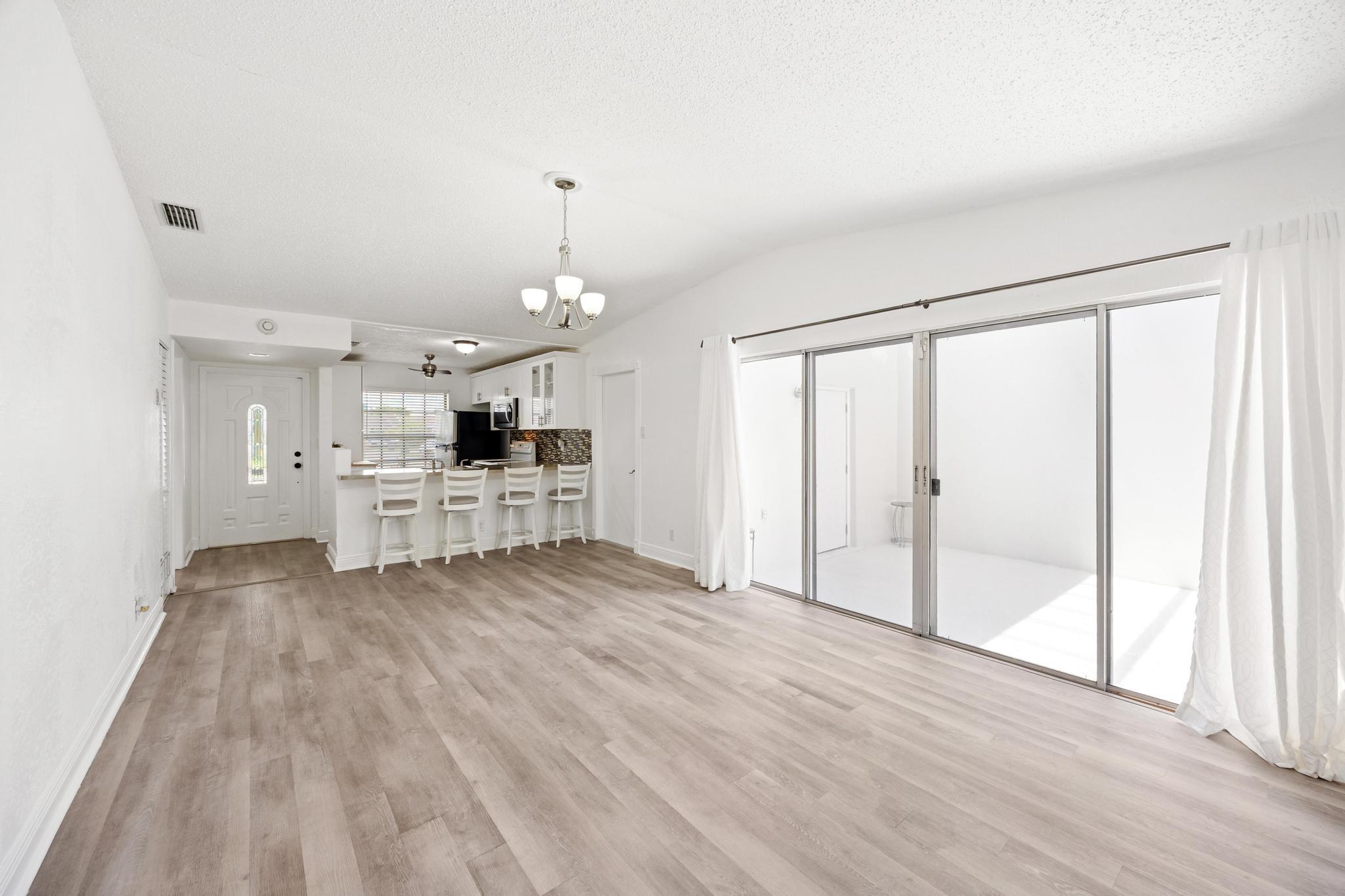 5442 S Lakewood Cir F