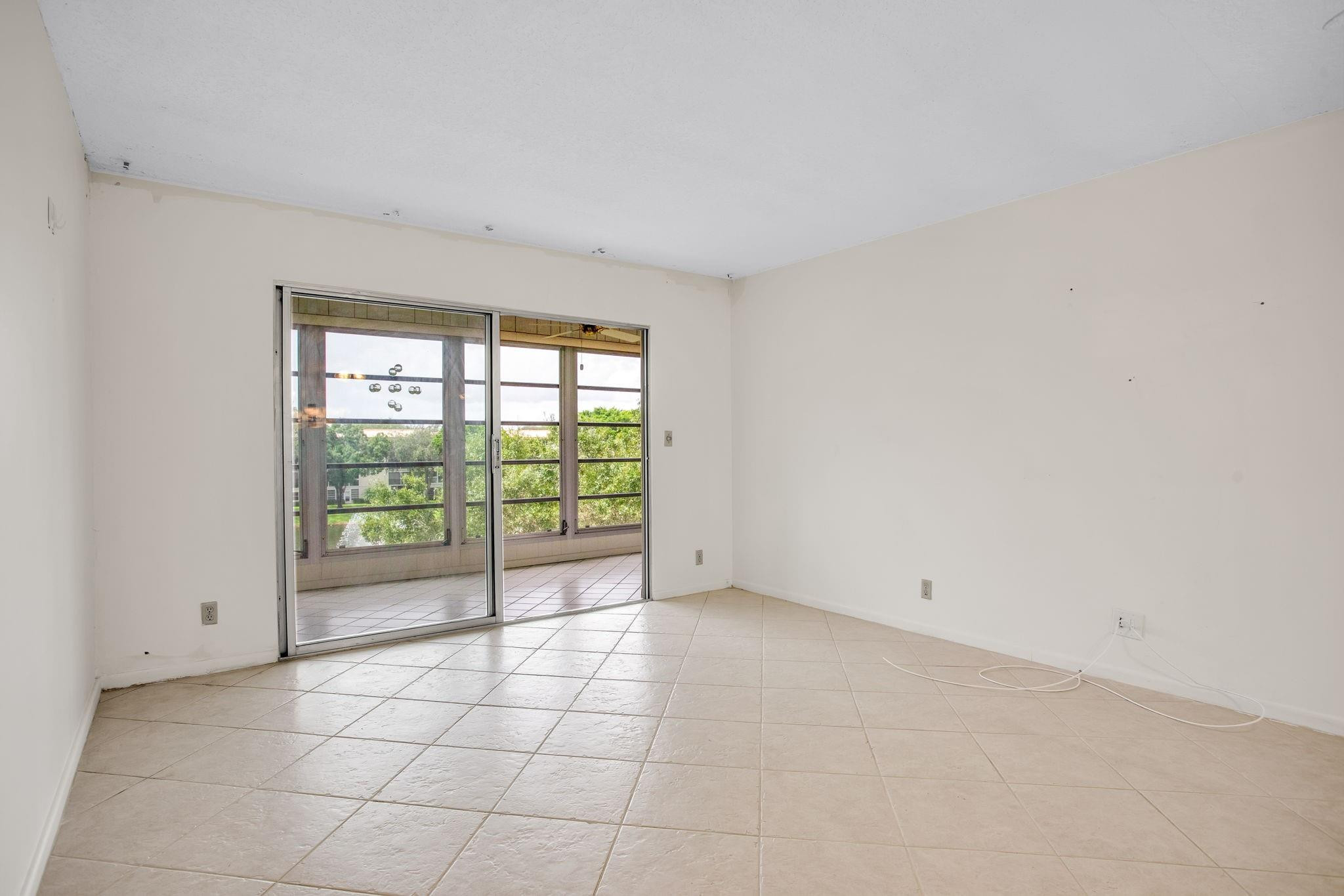 2202 Lucaya Bnd D4