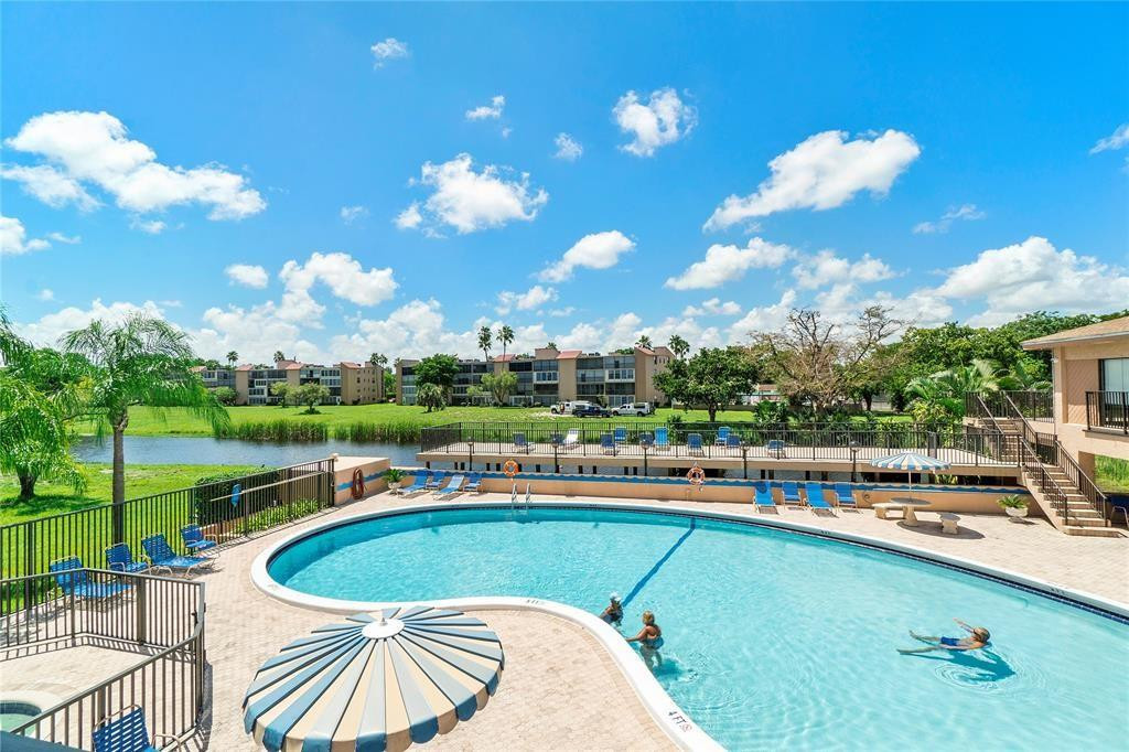 7300 Lake Circle Dr 401