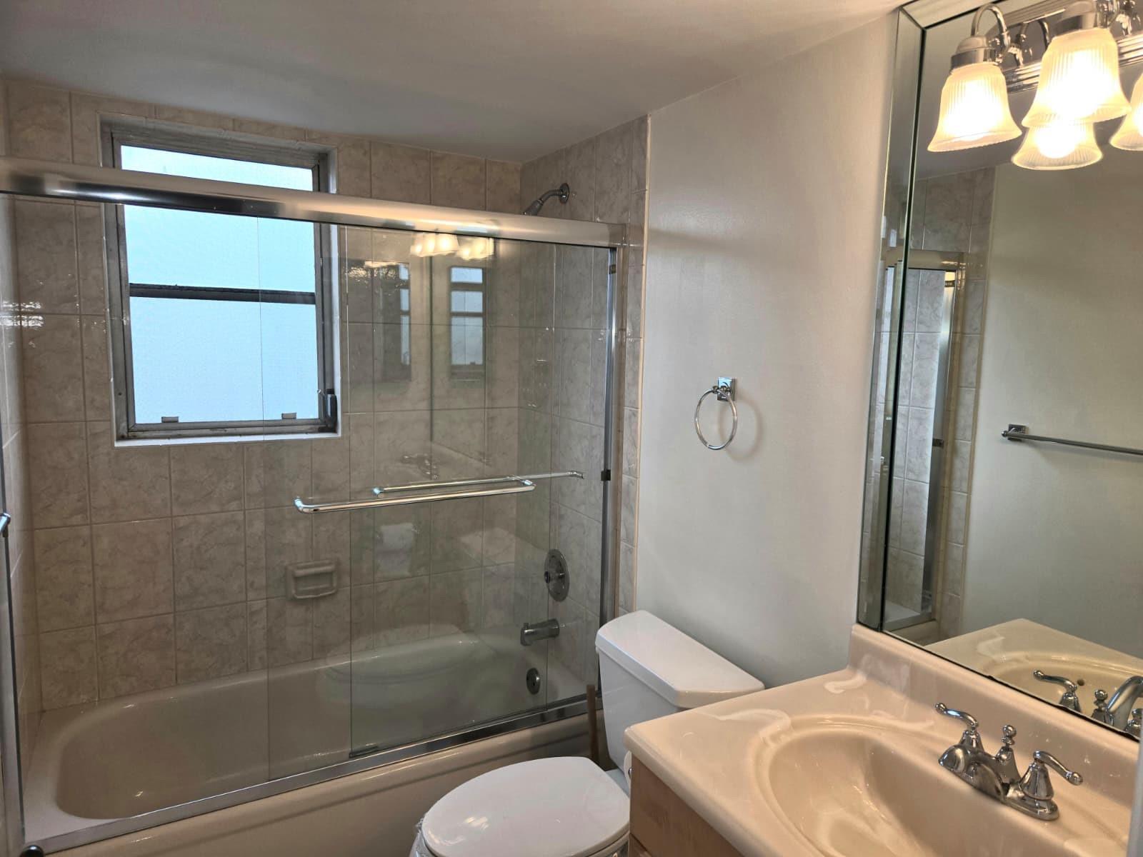 7300 Lake Circle Dr 401