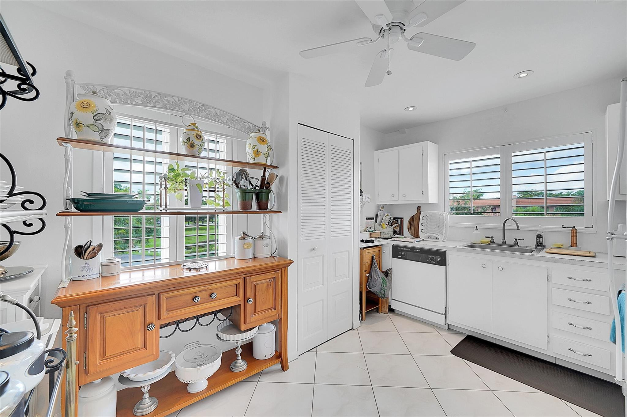 9481 Sunrise Lakes Blvd 310
