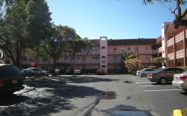 9460 Sunrise Lakes Blvd 106