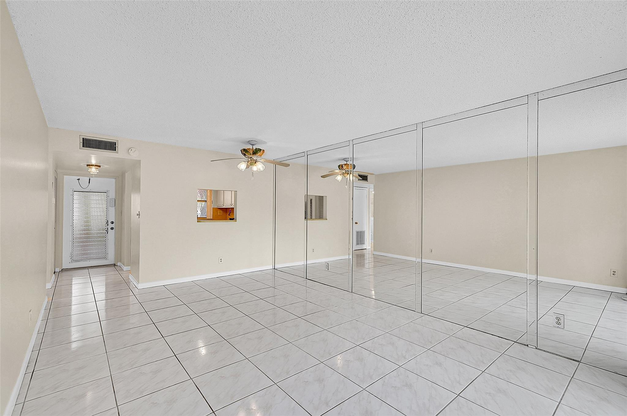 9460 Sunrise Lakes Blvd 106