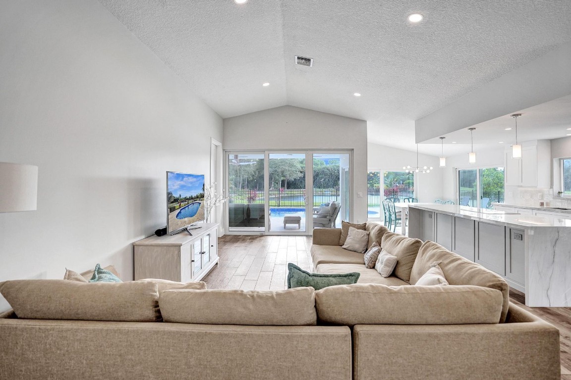 21464 Bridge View Dr