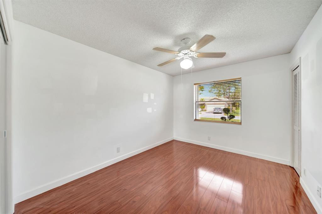 11224 NW 5th St