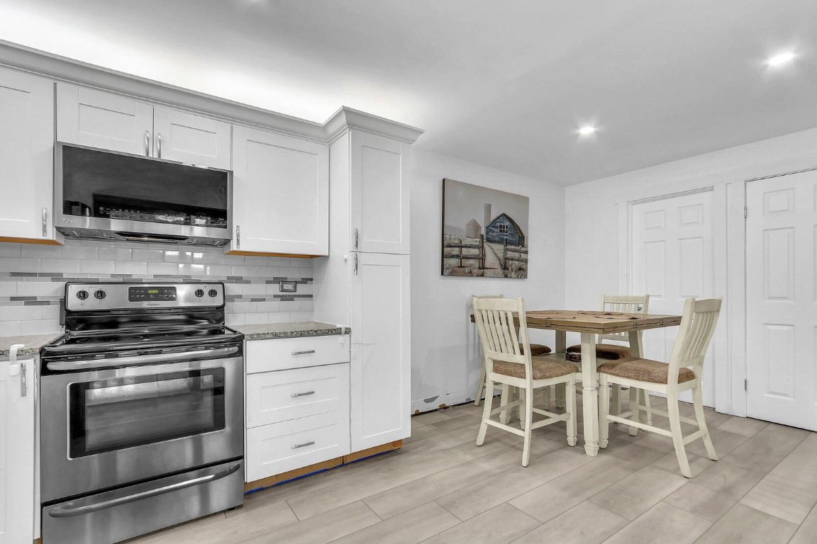 730 7th Ln
