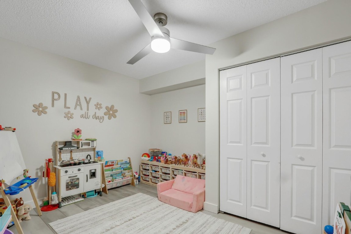 730 7th Ln