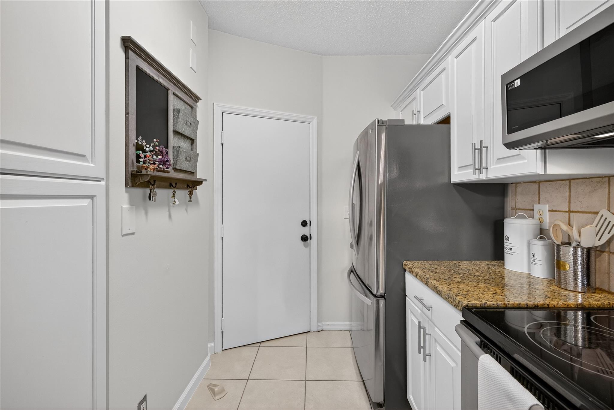 5046 Stagecoach Dr 5046