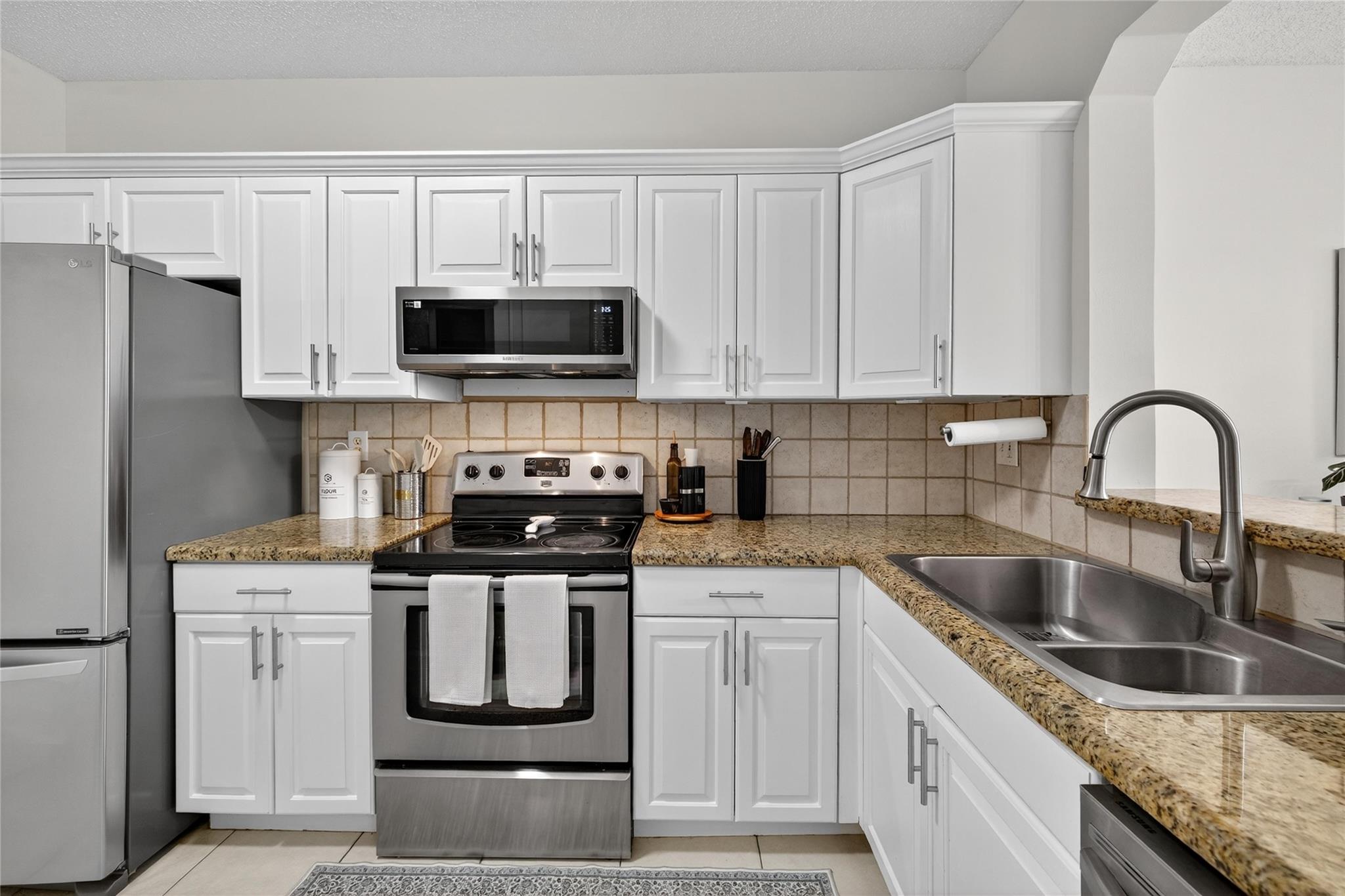 5046 Stagecoach Dr 5046