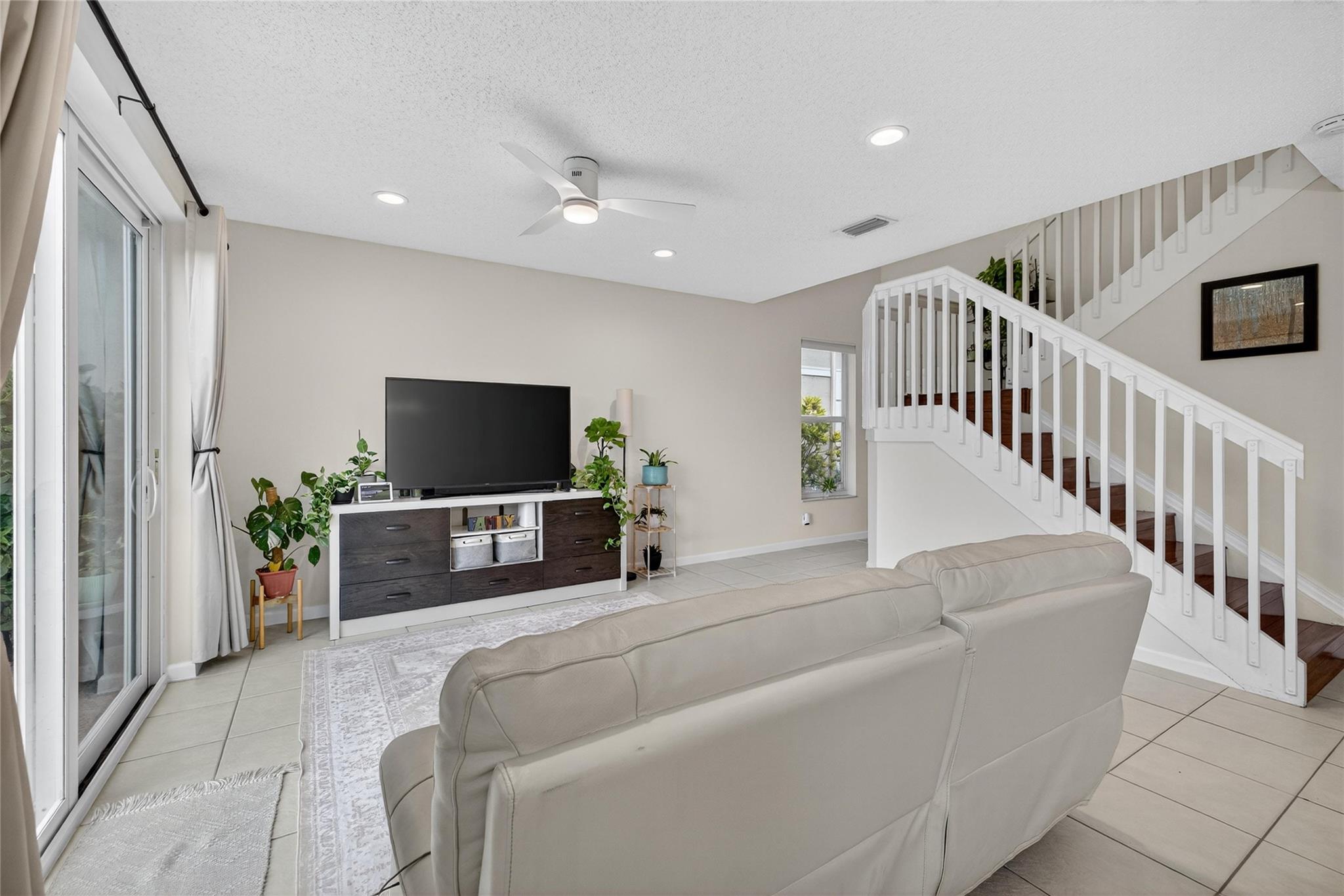 5046 Stagecoach Dr 5046