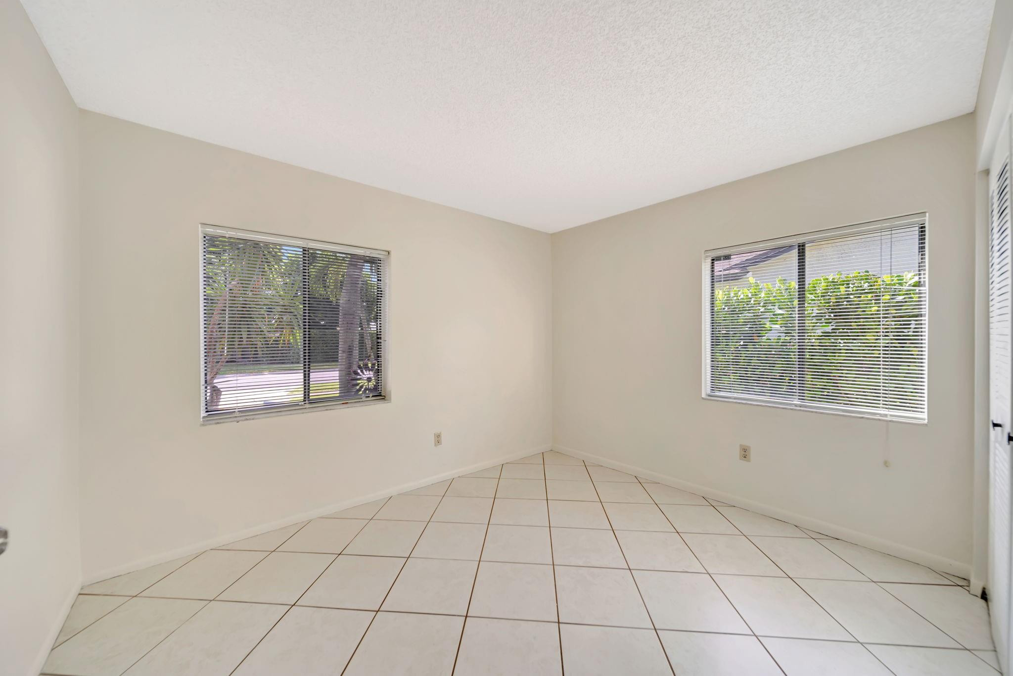 22699 SW 53rd Ave