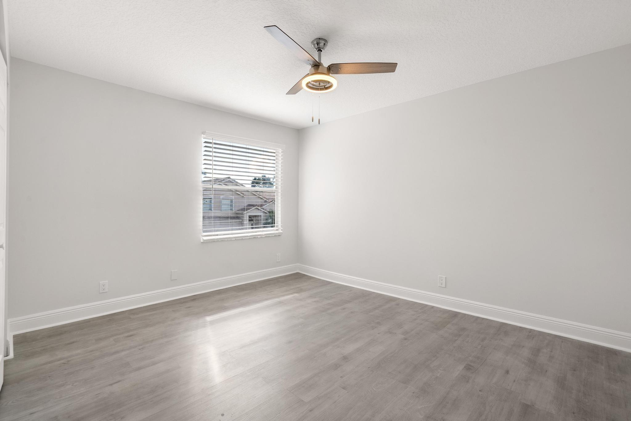 5228 NW 112th Ter