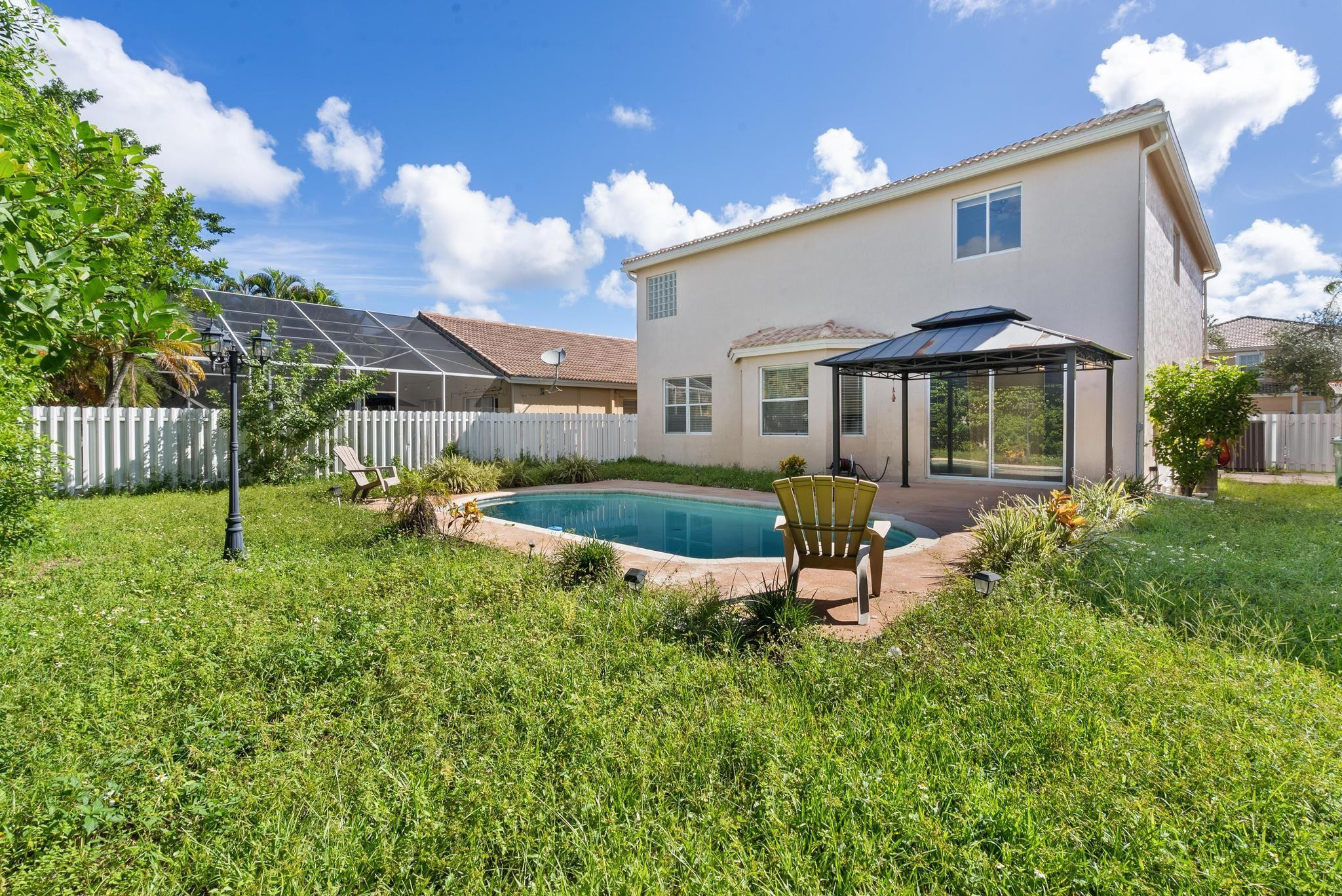 5228 NW 112th Ter