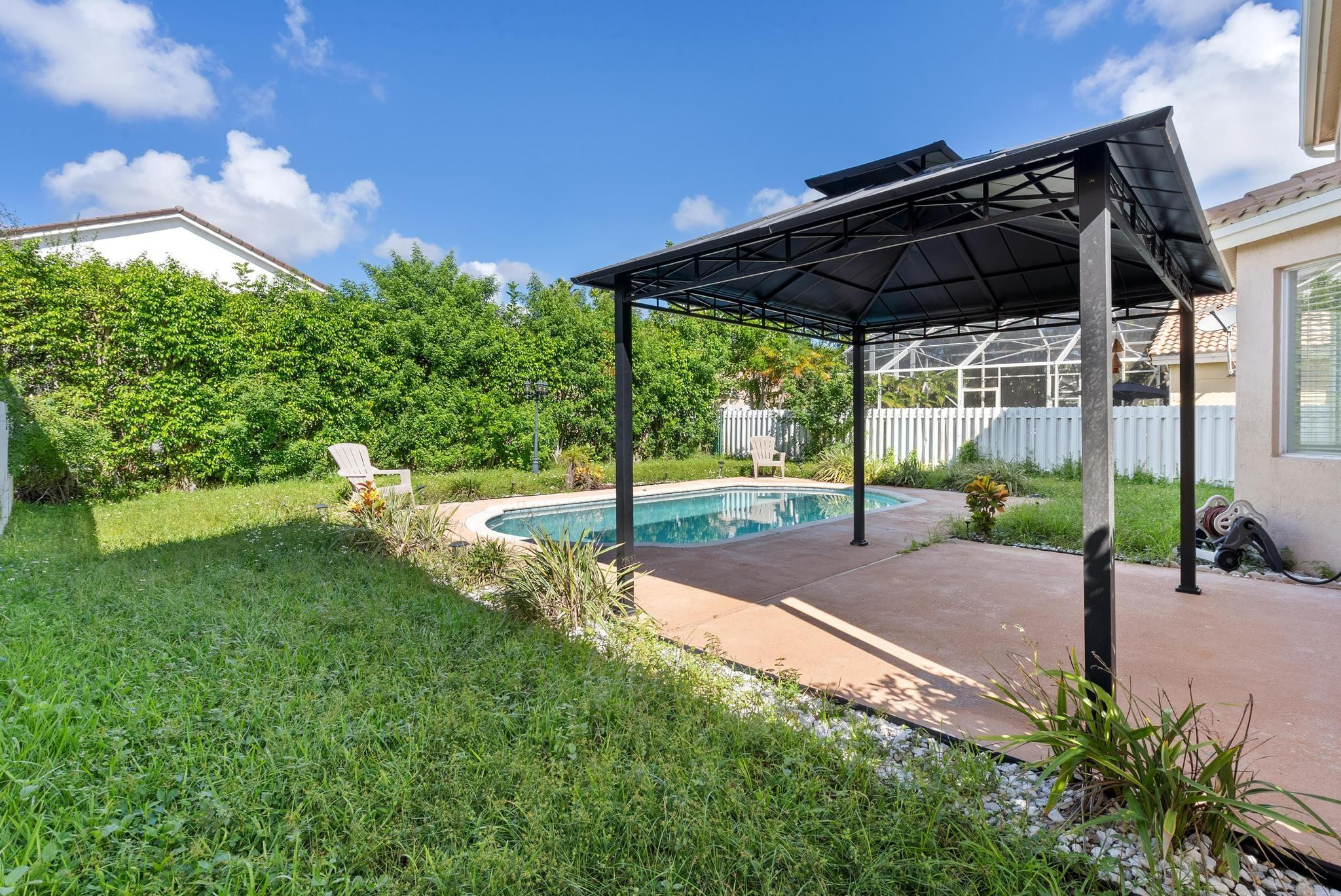 5228 NW 112th Ter