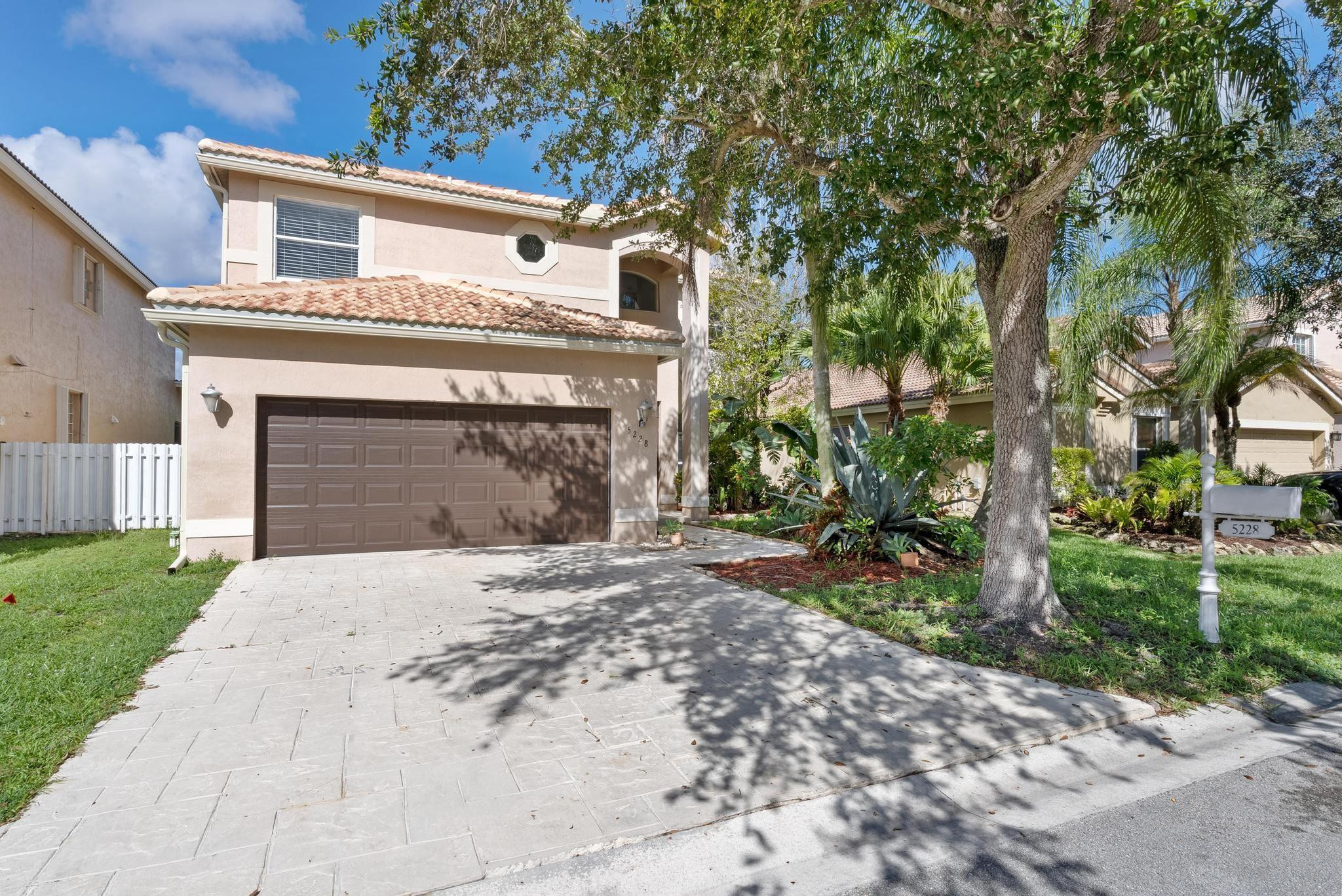 5228 NW 112th Ter