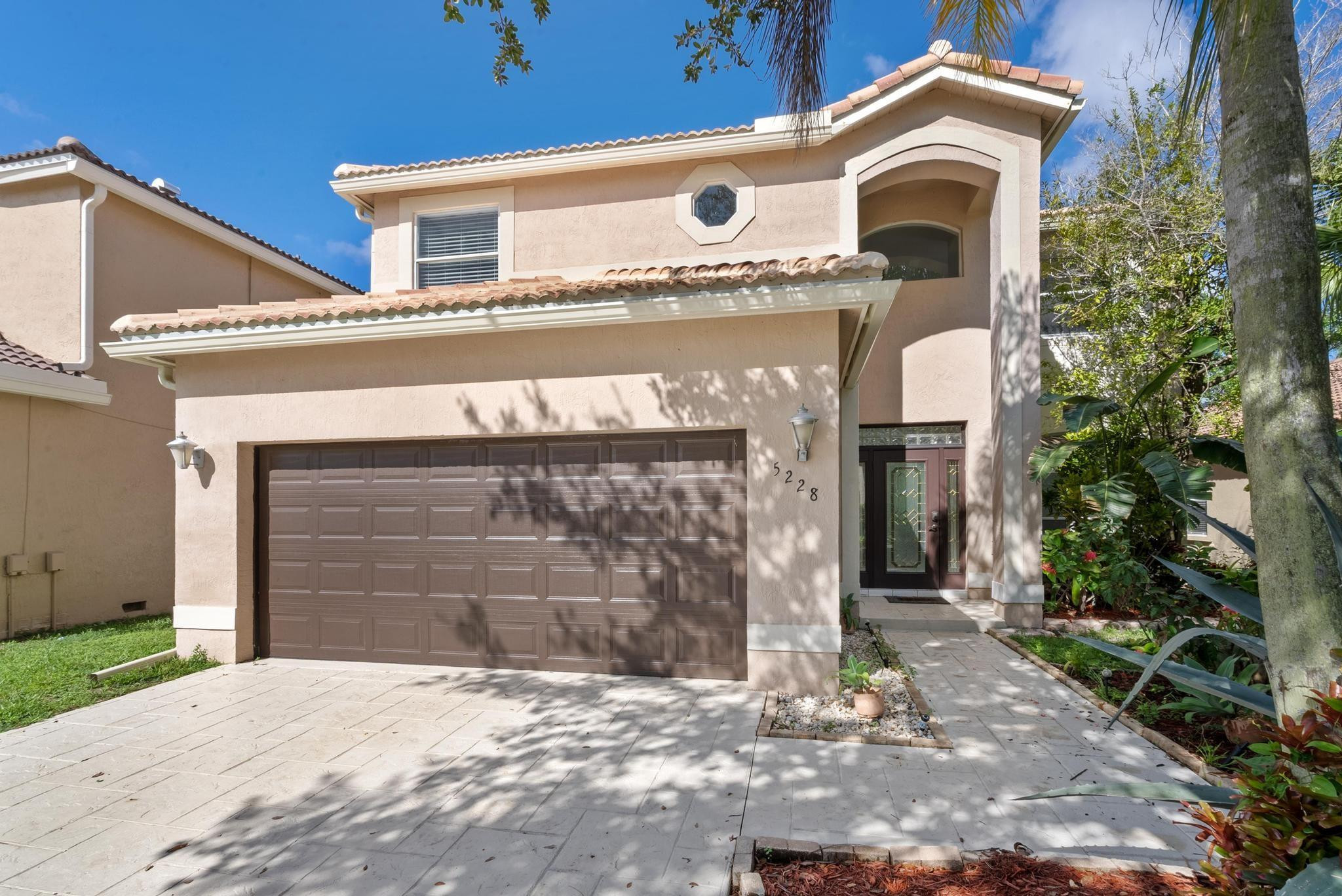 5228 NW 112th Ter