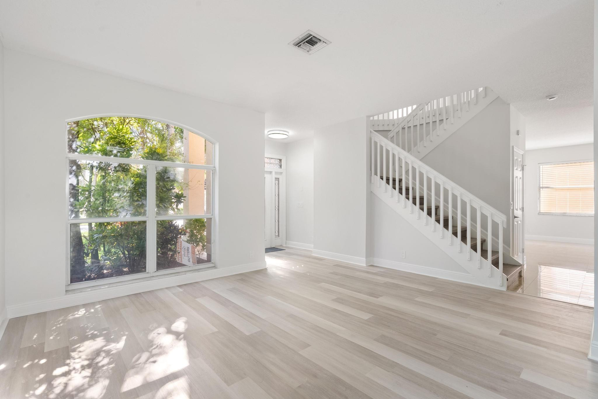 5228 NW 112th Ter