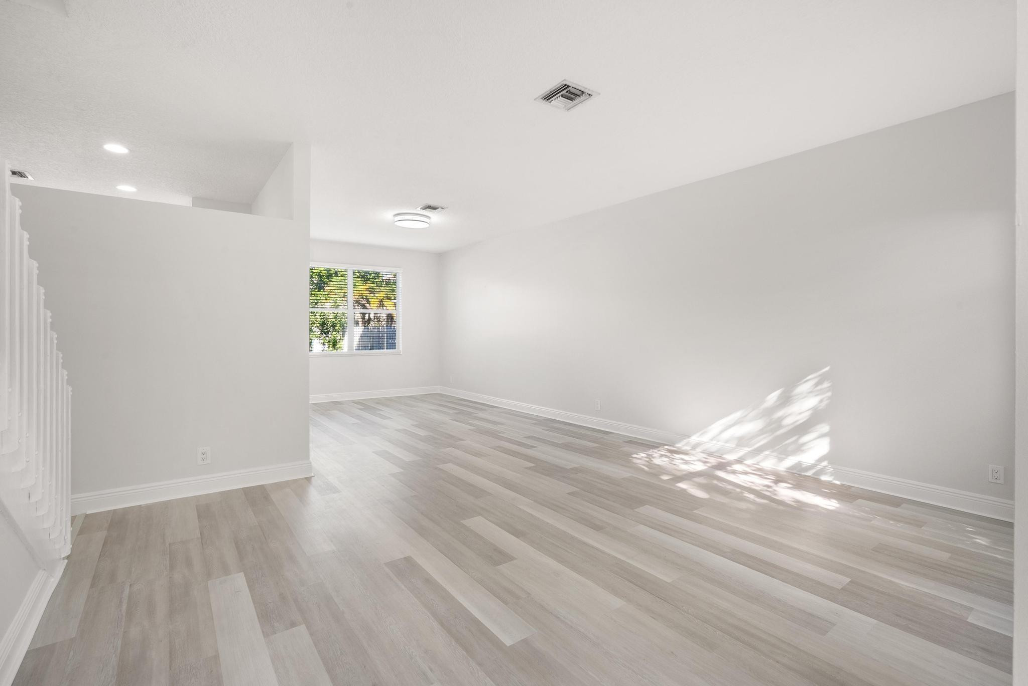 5228 NW 112th Ter