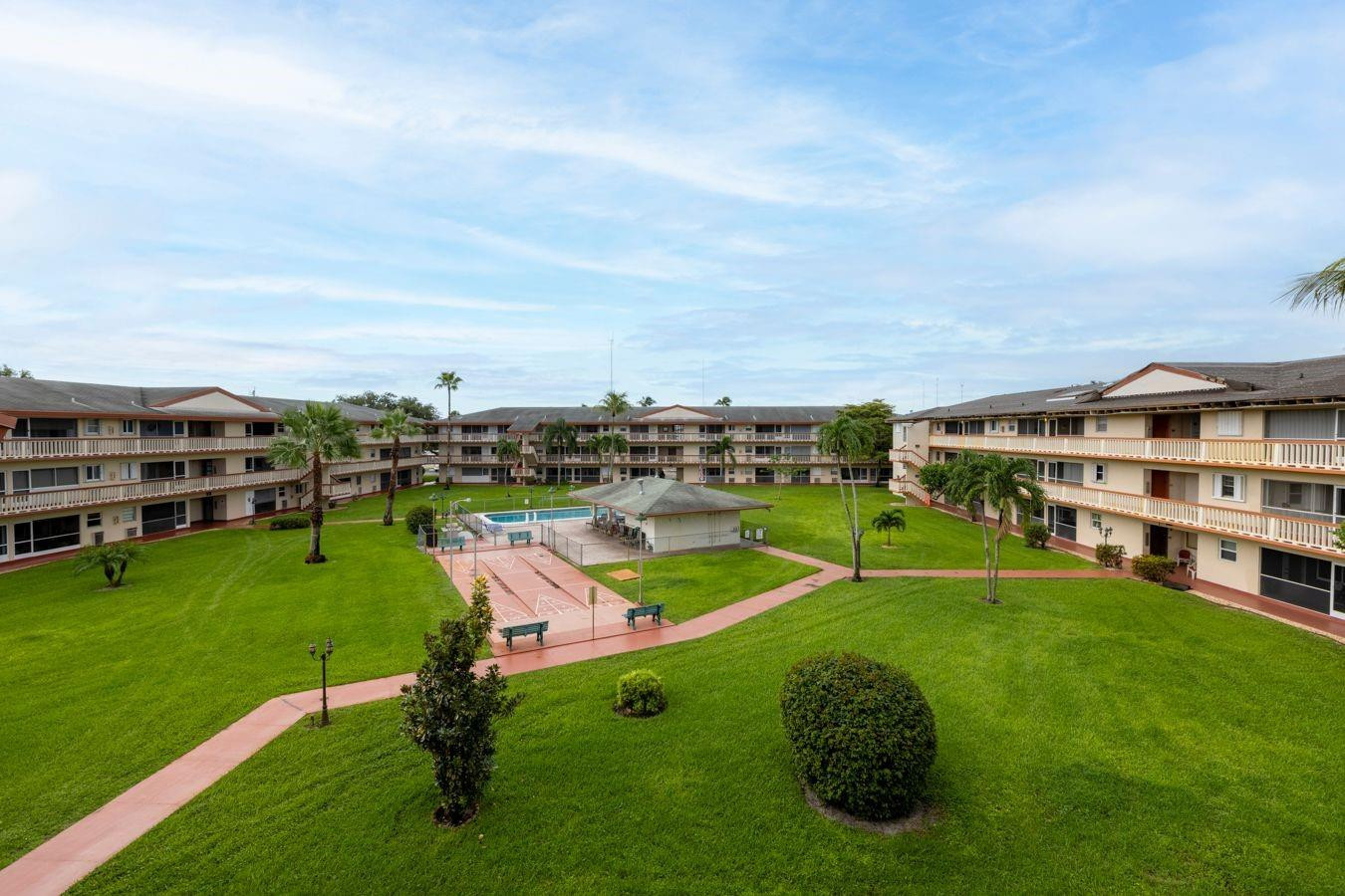 5300 Washington St D206