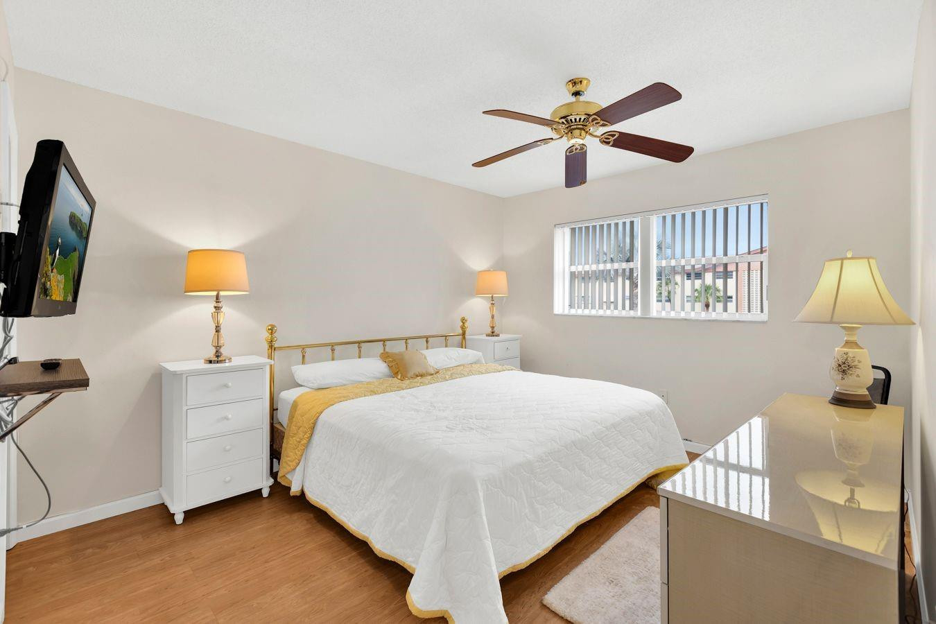 5300 Washington St D206
