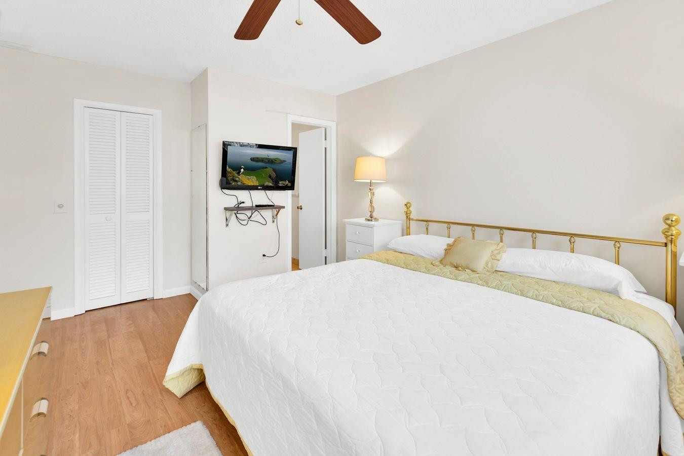 5300 Washington St D206