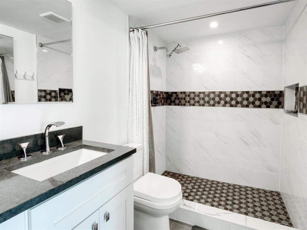 3004 Portofino Isle B2