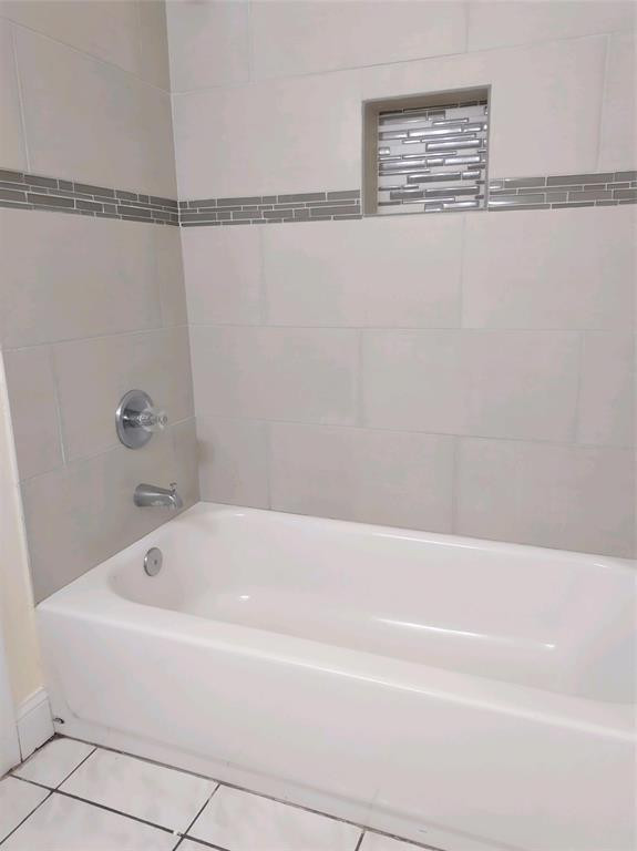 2501 Riverside Dr 116