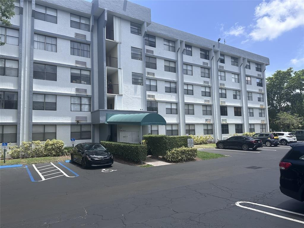 2501 Riverside Dr 116