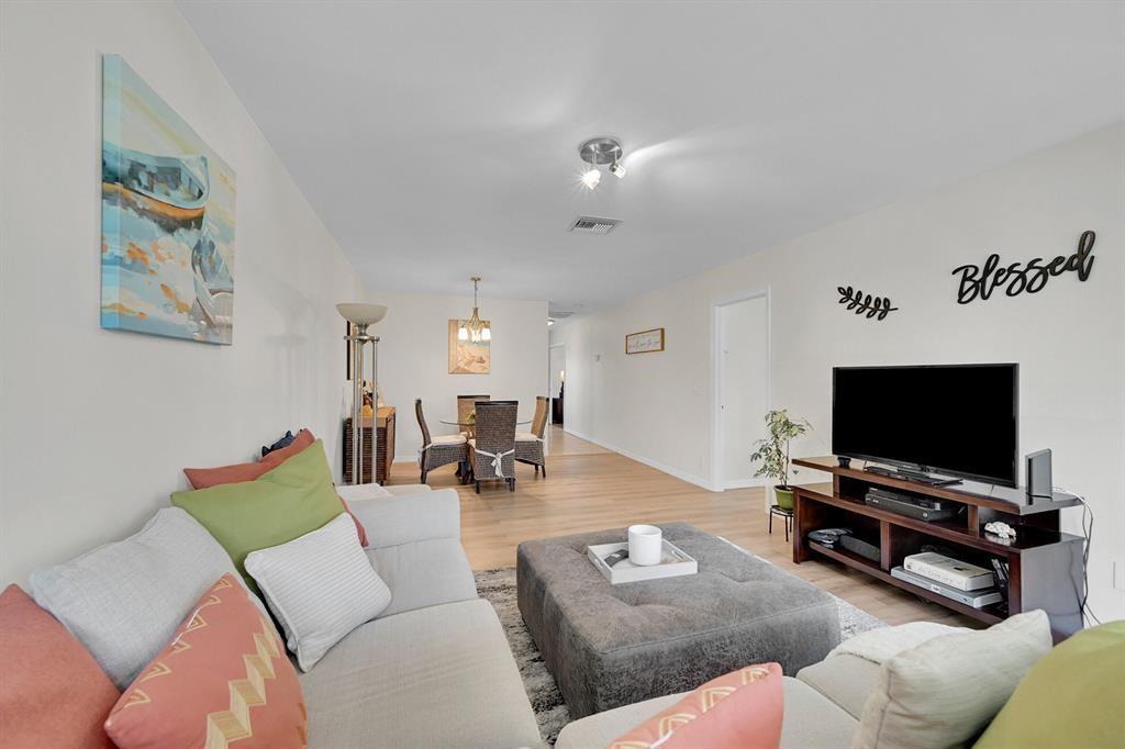 1001 Flame Vine Avenue 201