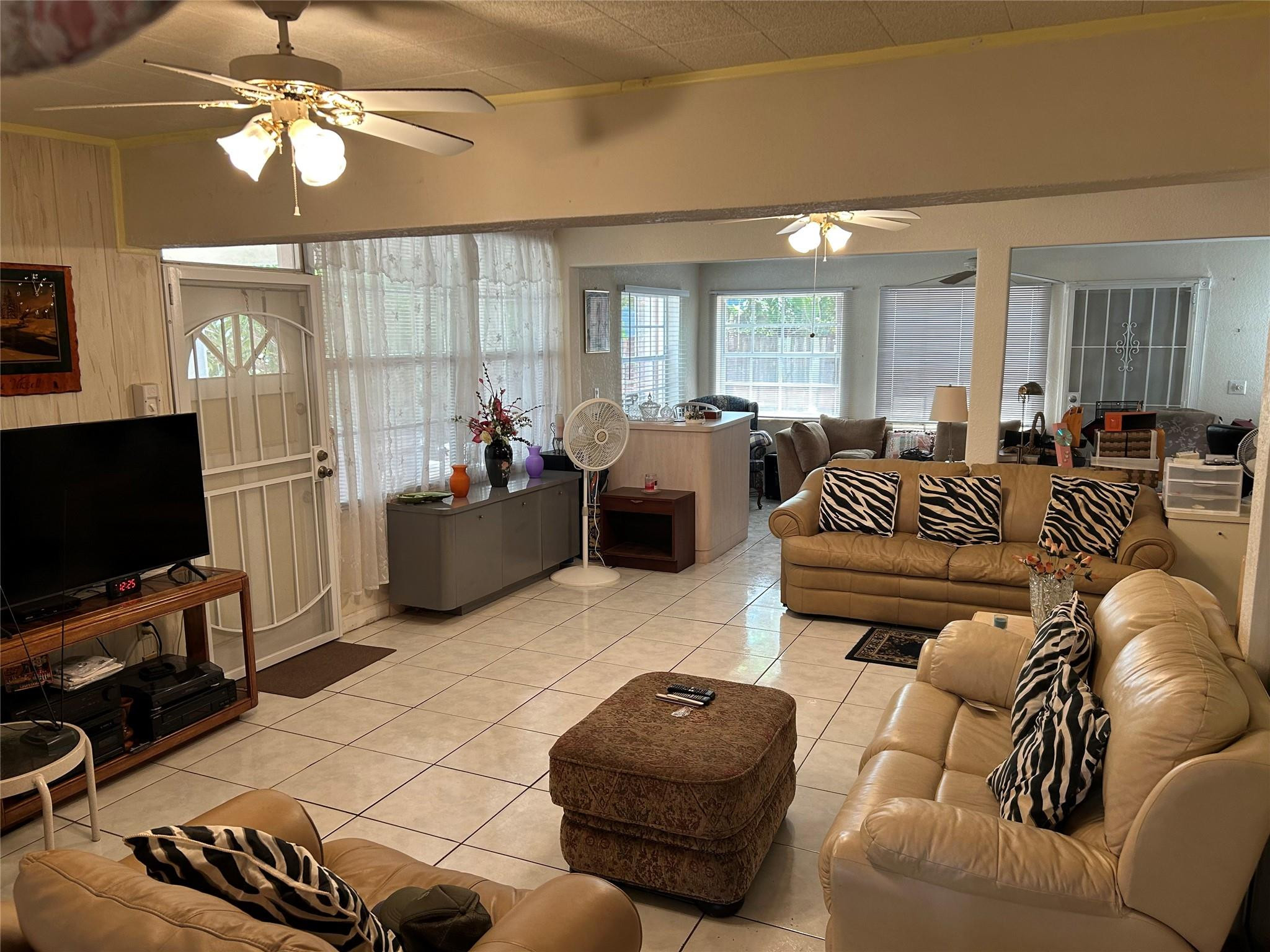 4500 NW 41st St
