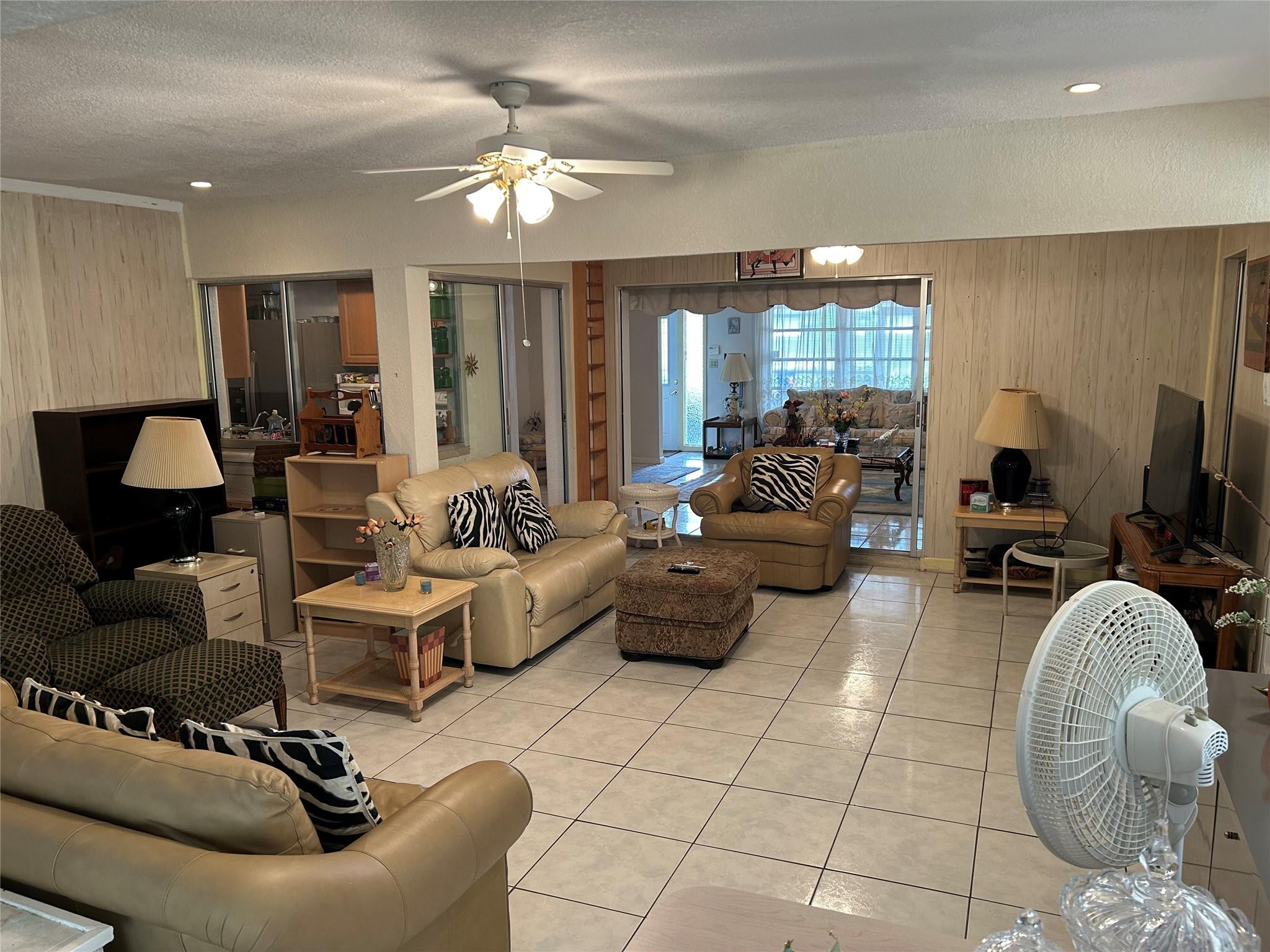 4500 NW 41st St