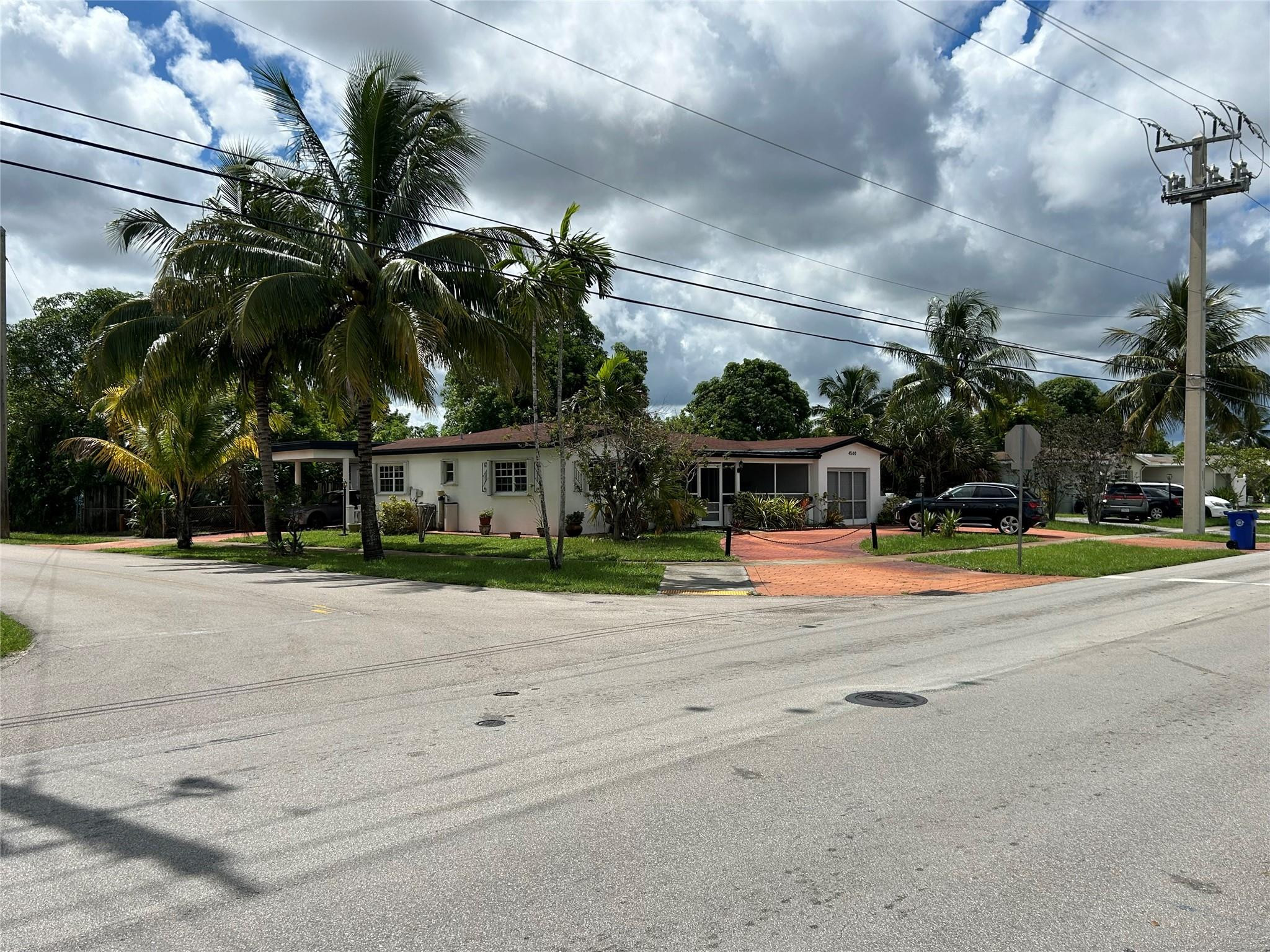 4500 NW 41st St
