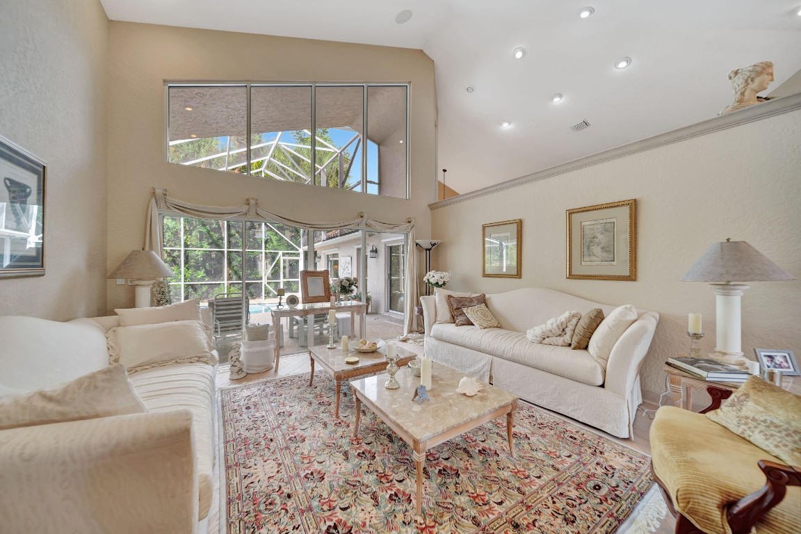 4944 Chardonnay Dr