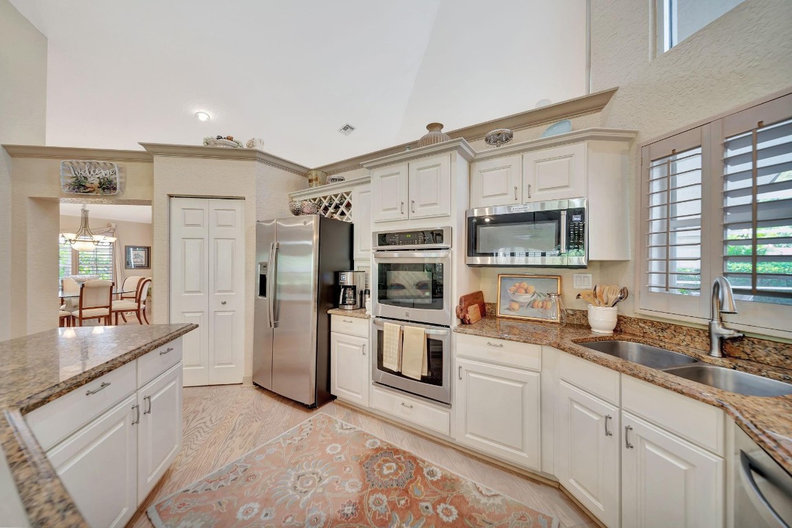 4944 Chardonnay Dr