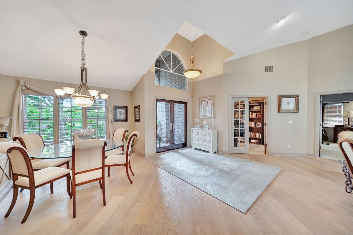 4944 Chardonnay Dr