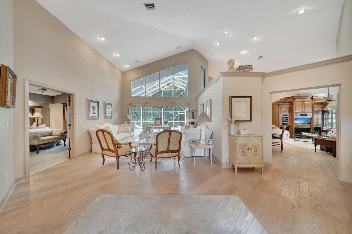 4944 Chardonnay Dr