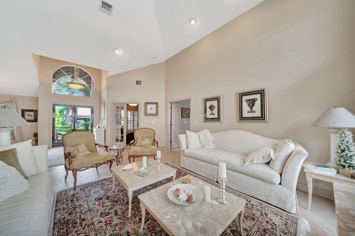 4944 Chardonnay Dr