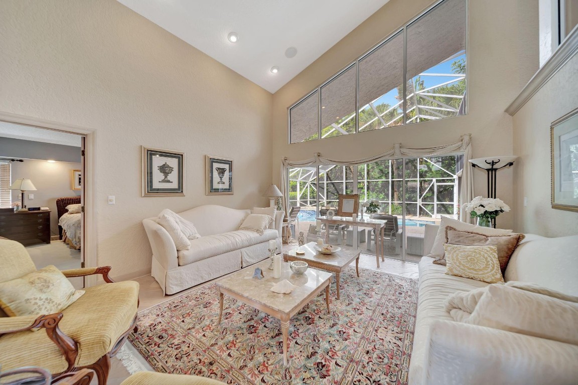 4944 Chardonnay Dr
