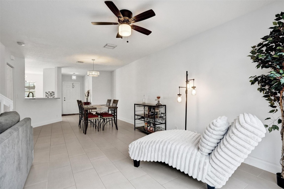 1107 SW 44th Ter 1107