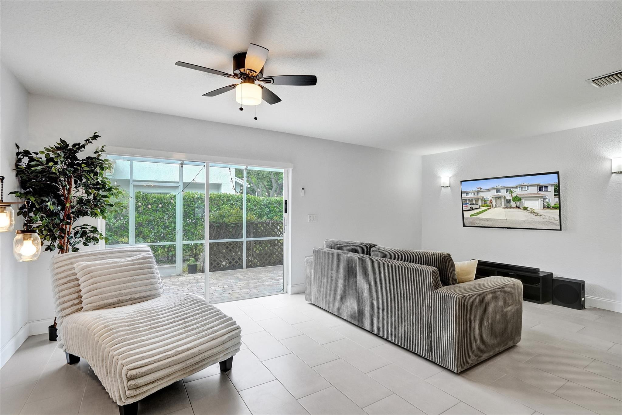 1107 SW 44th Ter 1107