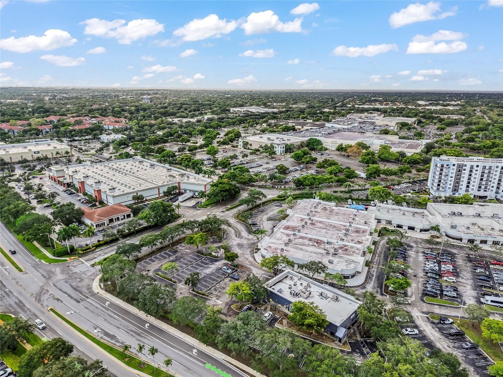 875 Riverside Dr 717